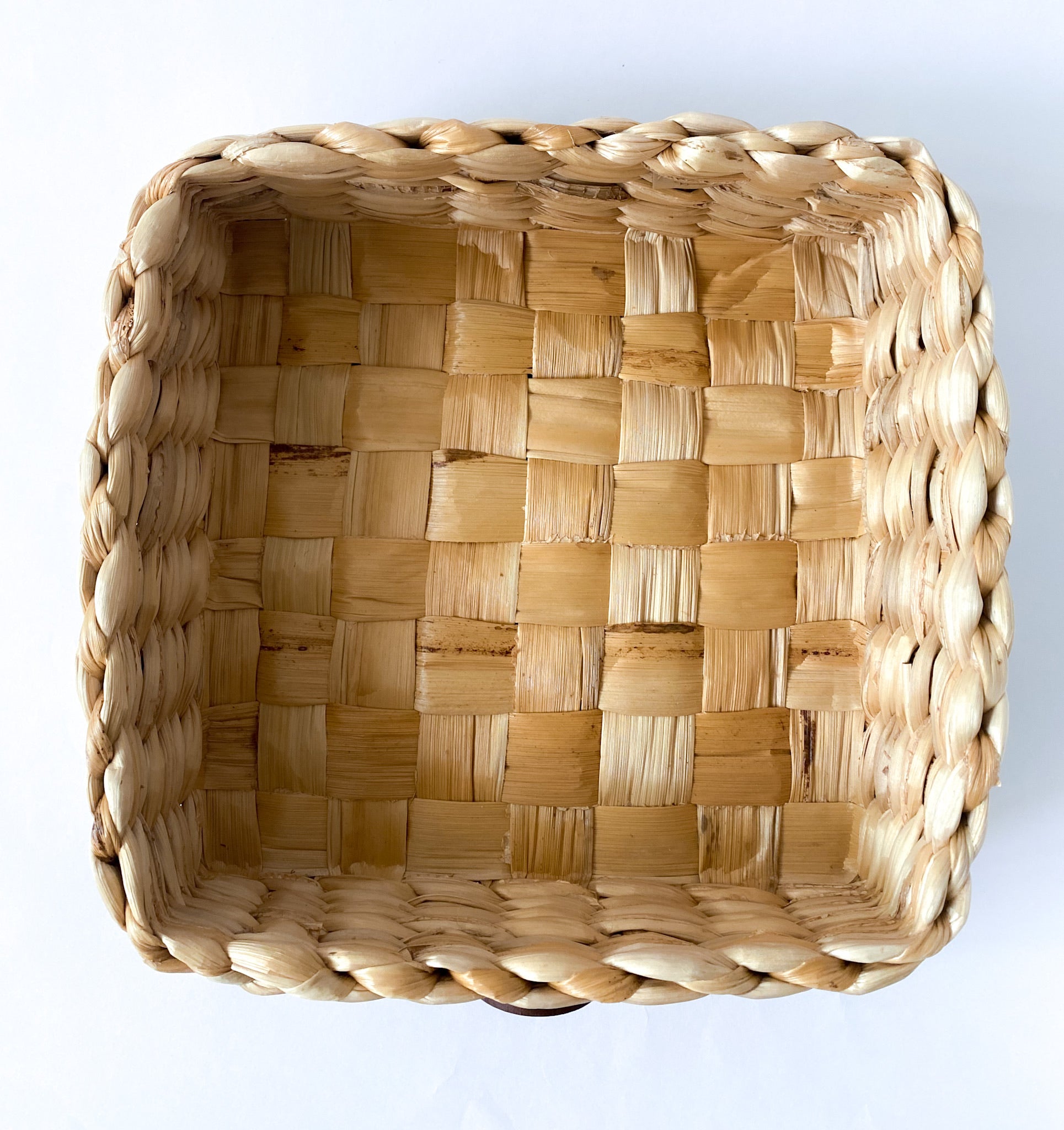 Evara’s artisanal storage basket handcrafted from 100% natural banana fiber, designed with a sturdy woven structure, minimalist aesthetic, and smooth natural finish. Ideal for organizing living spaces, storing linens, toys, or accessories. Lightweight yet durable, with reinforced edges and optional handles for easy mobility. A biodegradable, eco-friendly home décor piece that blends functionality with timeless elegance.